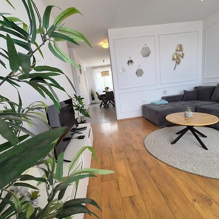 Victory Sea View Apartment Rijeka Bagian luar foto